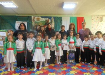 Бургаски деца с родолюбиви уроци за Левски, Ботев и Вазов