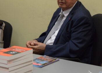 Световноизвестен български физик се срещна с млади таланти в Стара Загора