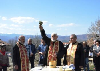 Десетки миряни почетоха Свети Четиридесет мъченици край древно оброчище
