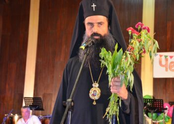 Видинският митрополит води службата в Света гора