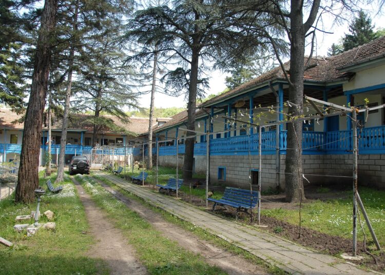Общината в Ружинци дари храни на манастира си 1 Dobridolski manastir 011 1