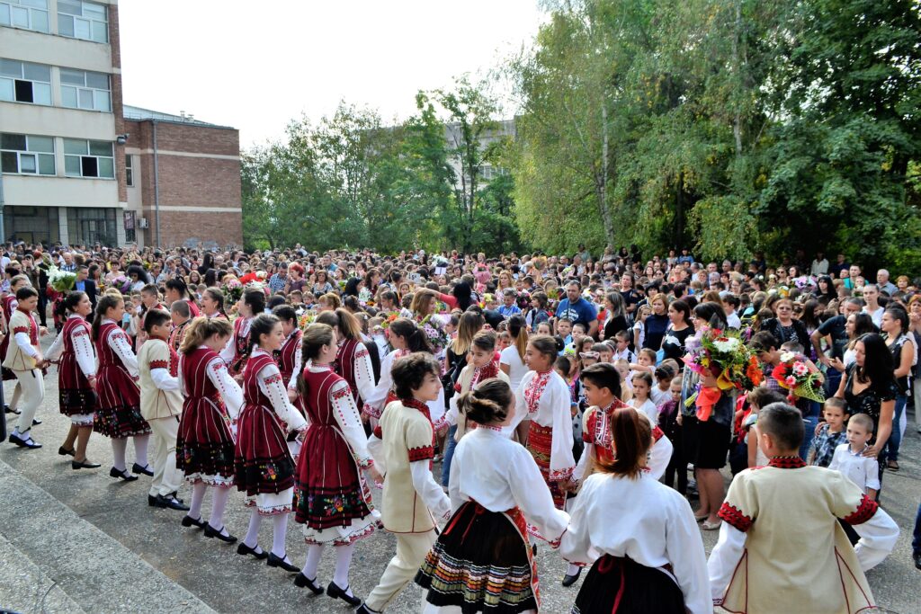8500 ученици влязоха в класните стаи във Велико Търново 4 ES