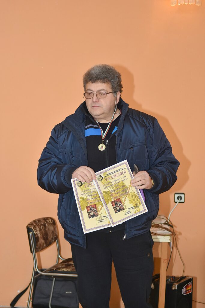 Монтачанин спечели 2 в 1 конкурс за червено и бяло вино 2 Emil Todorov vina