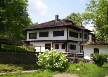 Къщата “Кръстник Колчев хан” става дом за култура и образование