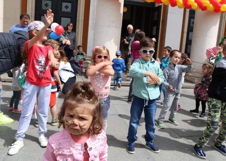 Празнично настроение, вълшебства и усмивки в Деня на детето в Перник 1 FB IMG 1559384221396