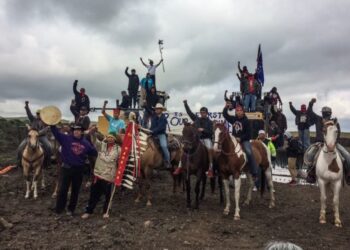 Индианци спряха строежа на спорен петролопровод в САЩ
