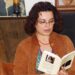 Съпругата на Никола Гюзелев с книга в негова памет