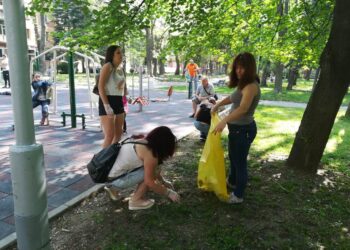 233 тона боклук изчистиха перничани