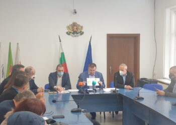 Финансират лаборатории  в Шумен и Търговище
