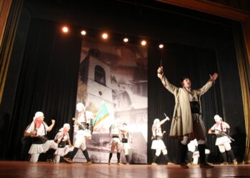 Ансамбъл “Българе” с вълнуващ спектакъл за празника на Банско