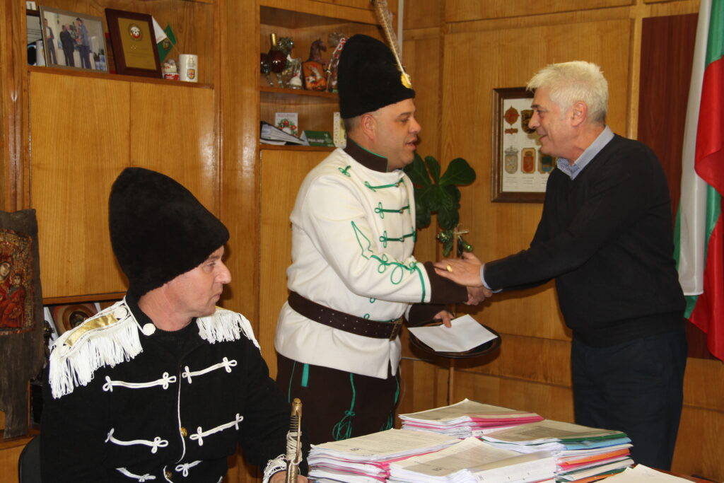 Кметът на Дупница награди сурвакари 2 IMG 0946