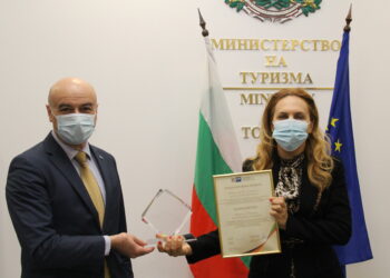 Министър с награда за развитието на здравния туризъм