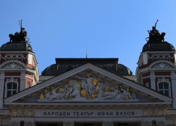 Народният театър “Иван Вазов” кани на премиера на “Бащата”