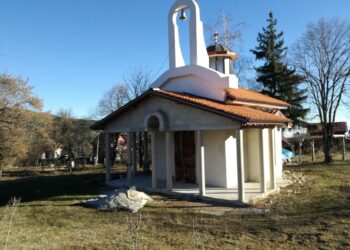 Вдовици вдигат нов храм във Вратца