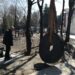 Върнаха паметната композиция на поета Биньо Иванов в парк "Галерията" 8 Върнаха паметната композиция на поета Биньо Иванов в парк “Галерията”