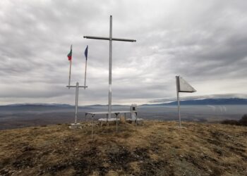 Оброк и светещ кръст край Бобов дол стават туристическа дестинация