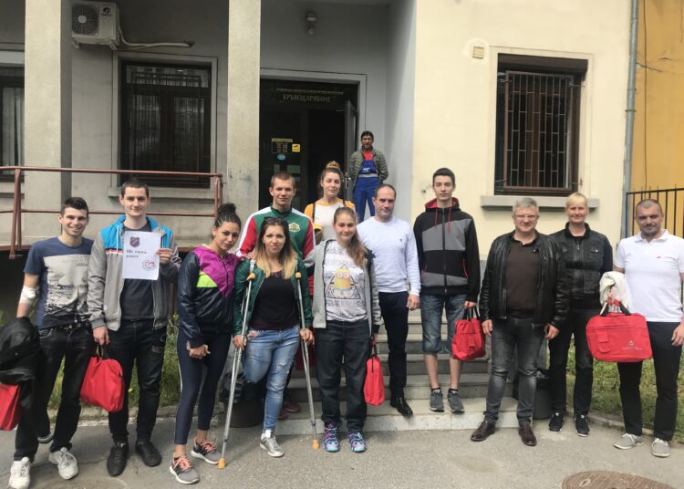 Абитуриенти дариха кръв в навечерието на бала си 1 IMG 2598