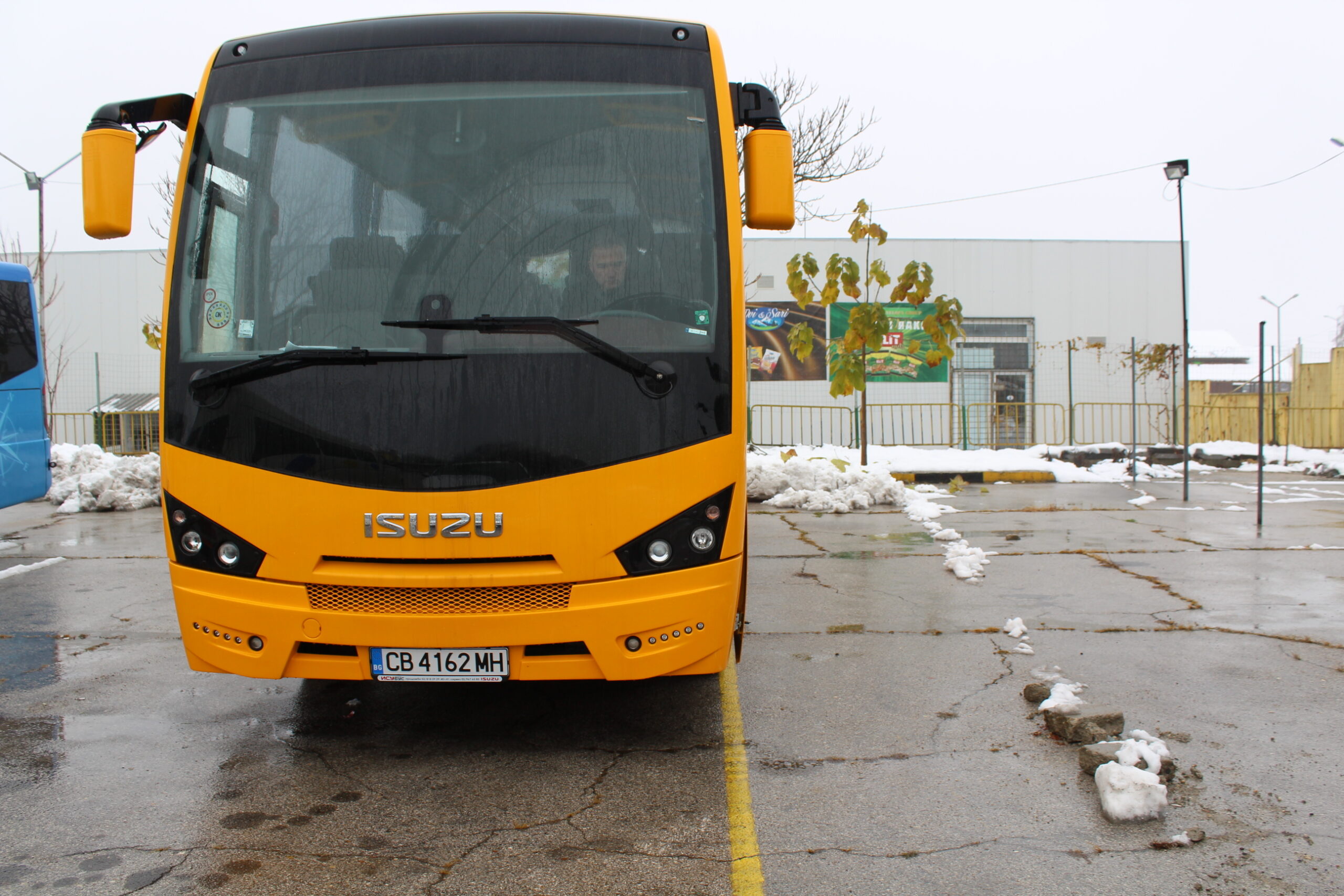 Кмет издейства нов автобус за ученици
