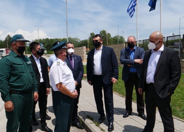 Монтират терминал на ГКПП-Кулата за неплатени фишове към КАТ 1 IMG 3035 1