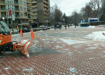 В София смесите срещу снега свършиха, докараха нови