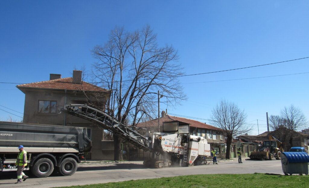 Асфалтират улици в шуменските квартали 2 IMG 59841