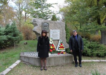 Каварна отбеляза тържествено деня на народните будители