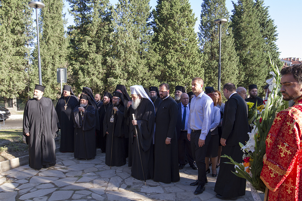 Патриарх Неофит се поклони пред паметта на първия старозагорски митрополит