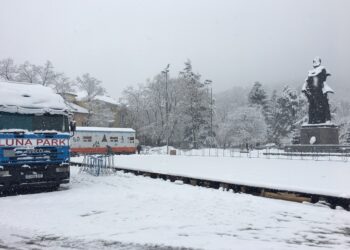 Евтини цени за ледената пързалка във Враца