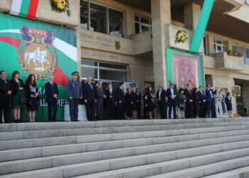 С хоро “Розите на България” и Поли Генова шуменци празнуват 11 май