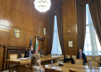 Изследват за COVID-19 гурбетчии в бургаски квартали