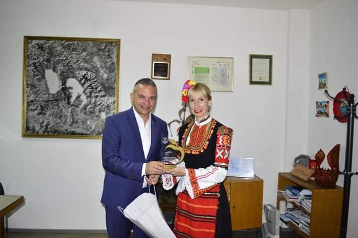 Берковски танцьори веселиха на празника на ябълката в Северна Македония 1 Iabalkata Makedonia
