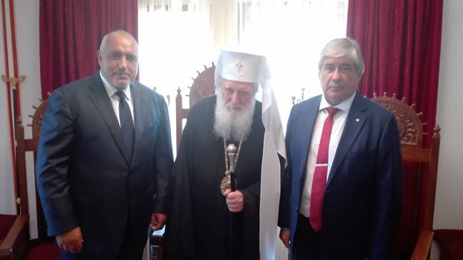 Борисов и Макаров на среща в Троянския манастир