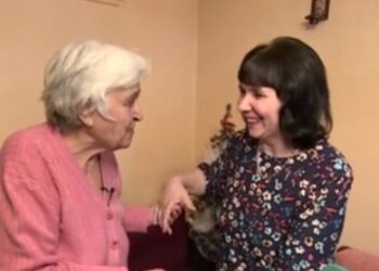 Акушерка на 86 г. се срещна с първото си изродено бебе