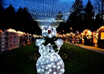 Коледа пристига на Самоводската чаршия