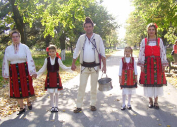 Къпачи ръсят за здраве Йордановци и Ивановци в Кула