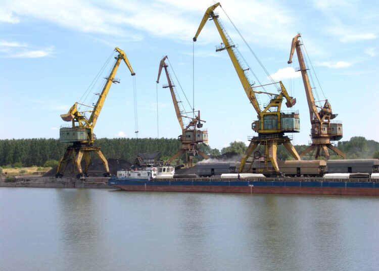 Историчка написа книга за порт Лом 1 Lom port 013