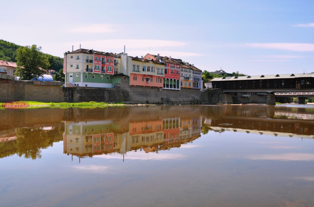 Lovech 16