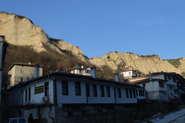 Продават болницата в Мелник на търг за 104 474 лв. 1 Melnik 01