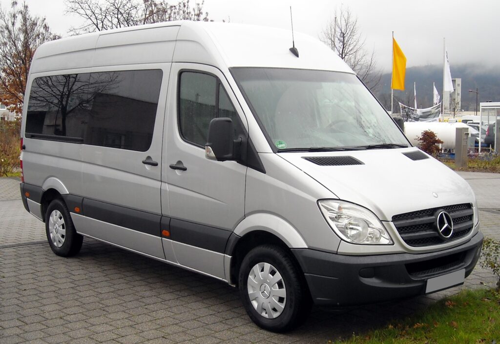 Mercedes Benz Sprinter front 20081206