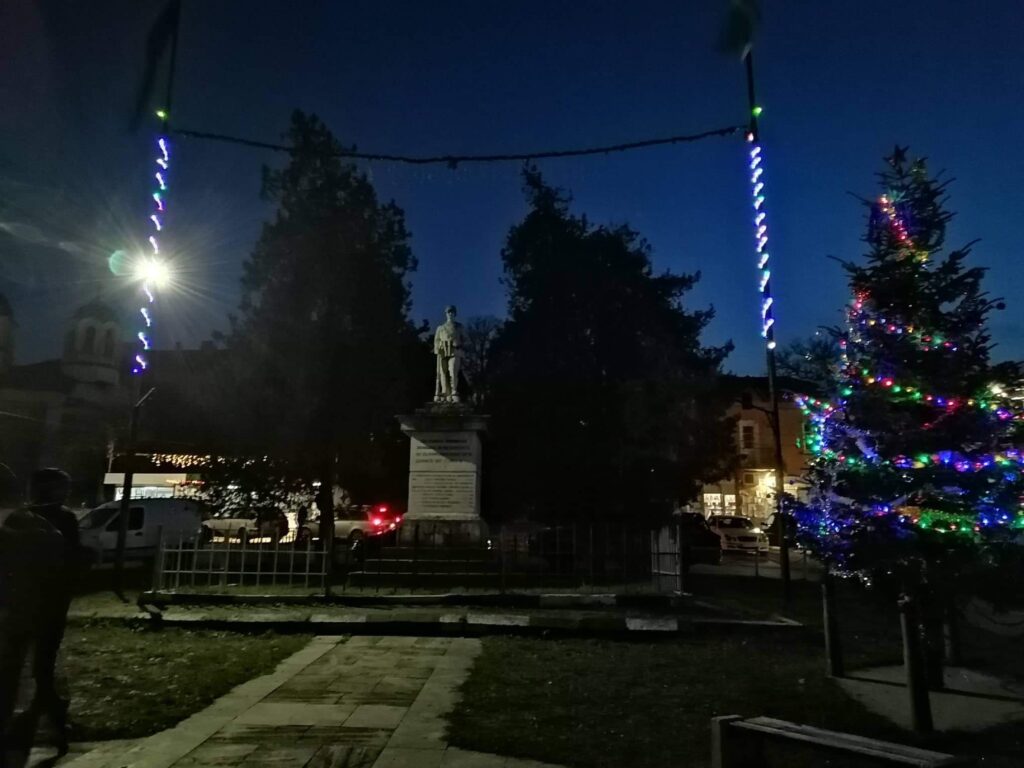Елха от Рилския манастир огря село в Мездренско 3 Moravitsa koledna elha 2019 02