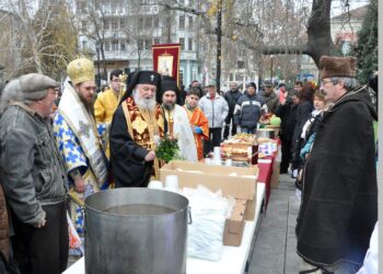 Кандило-реликва палят във Видин