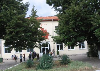 Родители седнаха на чиновете в Ново село