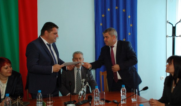 Новият губернатор на Монтана встъпи в длъжност