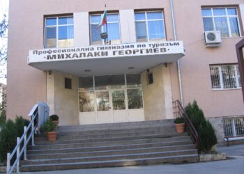 Ремонт на 15 школа в Северозапада с пари от ЕС