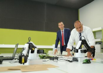 Борисов откри новата ПГ по компютърно програмиране в Бургас (Снимки)