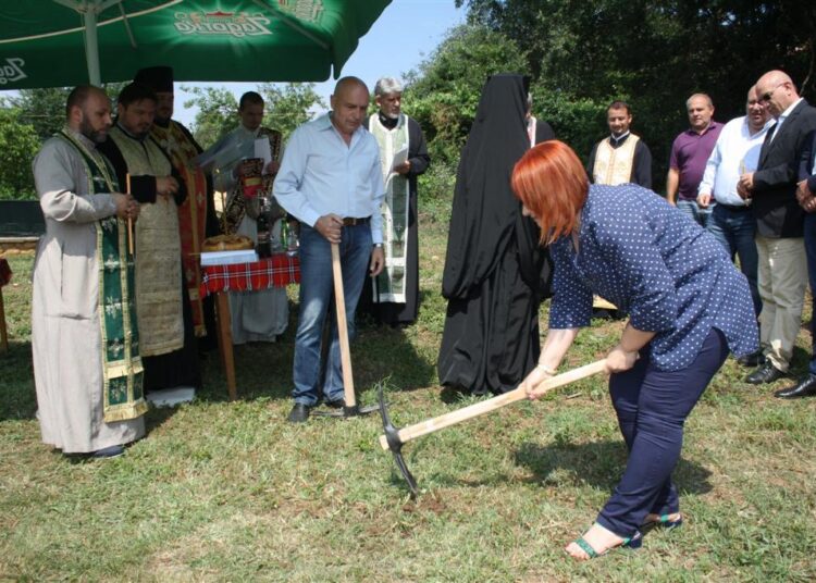 Първа копка на православен храм в Старозагорските бани 1 Picture 017 Large