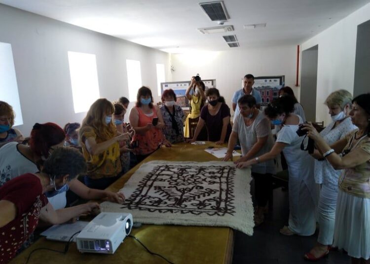 Plasten kilim