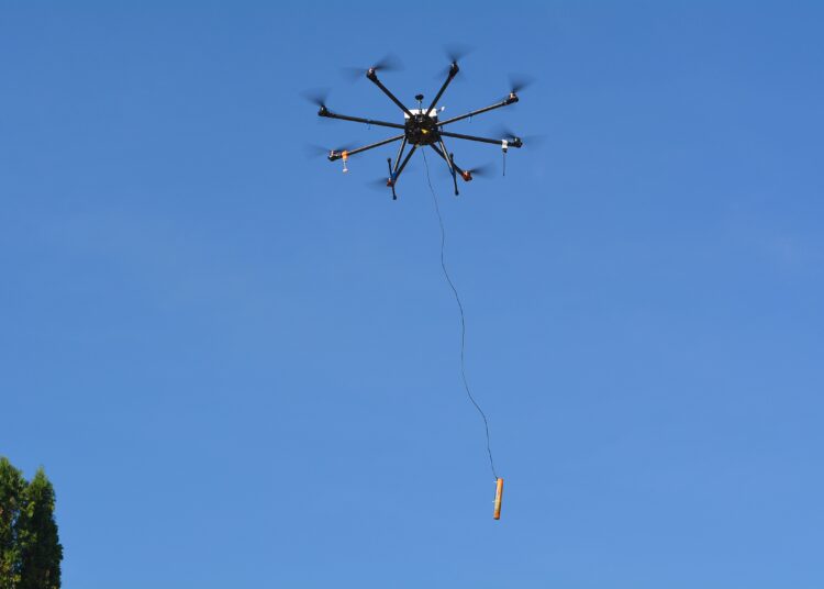 Огнеборци спасиха хора от „горяща“ сграда на областна управа 1 Pojarna Dron