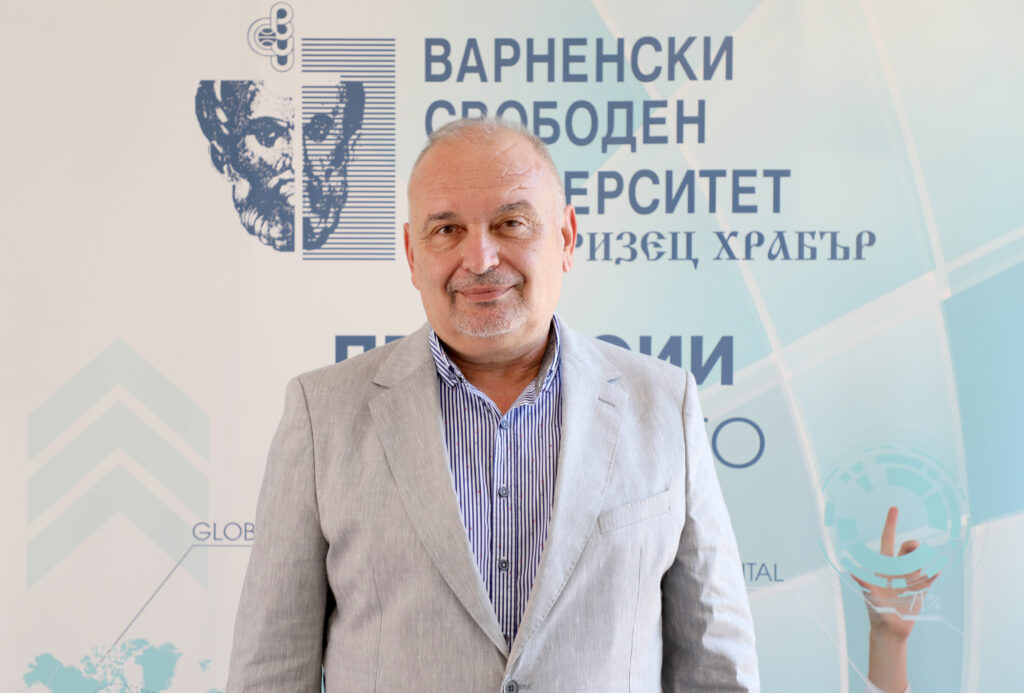 Интелектът има решаващо значение за бизнеса в криза 2 Prof. Petar Hristov VFU