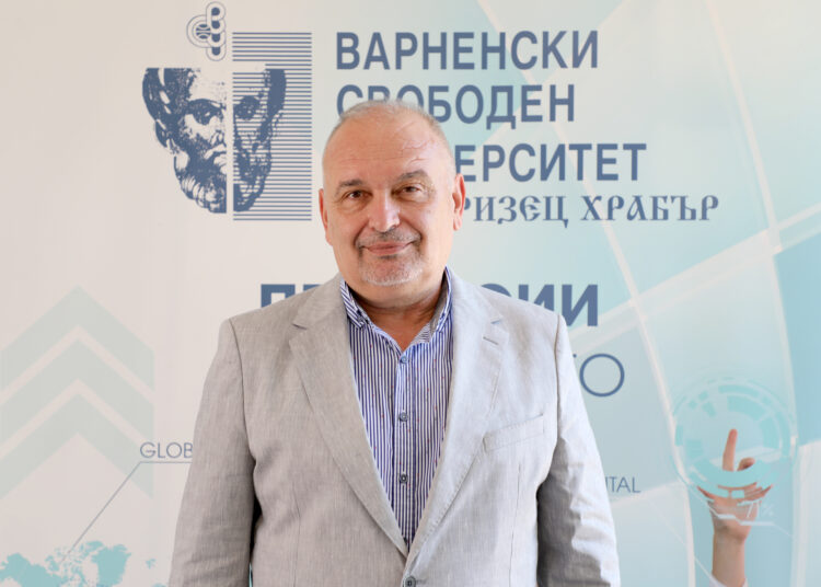 Интелектът има решаващо значение за бизнеса в криза 1 Prof. Petar Hristov VFU